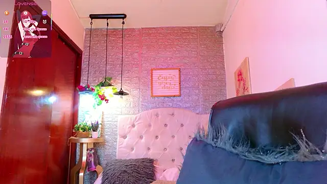 meghan_nill's cam snapshot