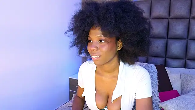 AmiraMorgan's cam snapshot