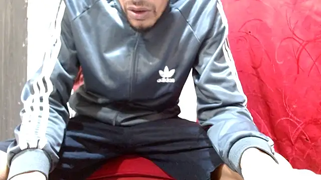 Calientes96 live sex cam