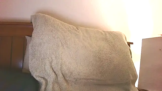 Yournaughty's cam snapshot