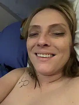 Titsandtats24's cam snapshot