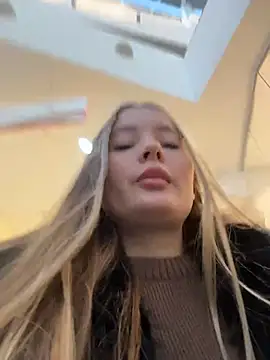 VineraSweet live sex cam