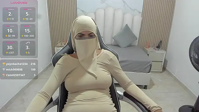 Raissa_hafiz's cam snapshot