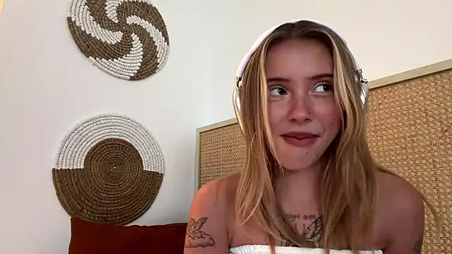 MartinaDeoliveira's cam snapshot