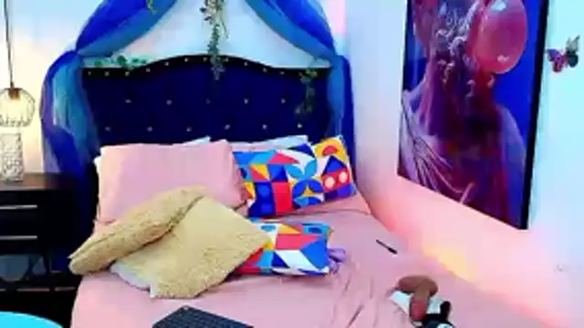 KATY_LOWERY's cam snapshot