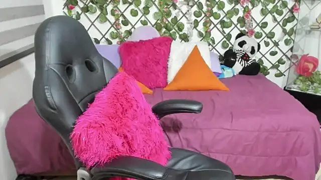 antonella4youu's cam snapshot