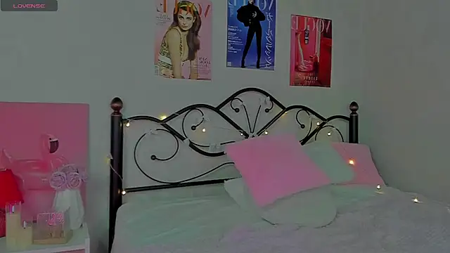 NaomiKim_'s cam snapshot