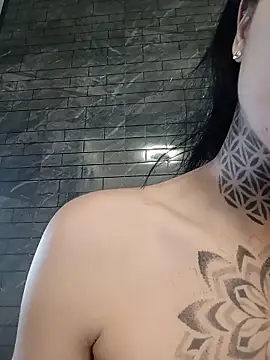 Porcellina181 live sex cam