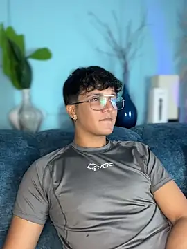 Leo_Savage_'s cam snapshot