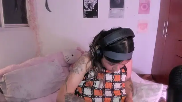 StephaniFox's cam snapshot