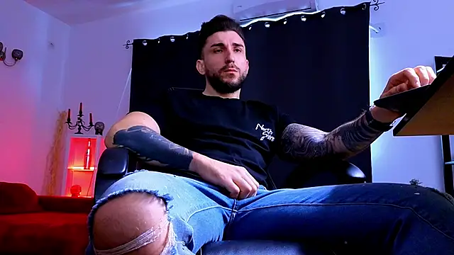 MightyAaron66's cam snapshot