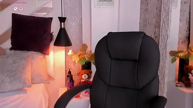 Megan-8's cam snapshot