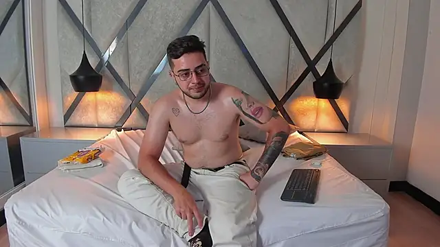 Ethan_Greys's cam snapshot