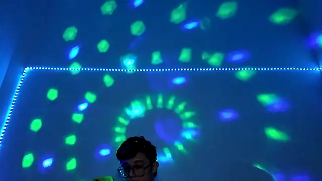 SantiagoRusso18 live sex cam