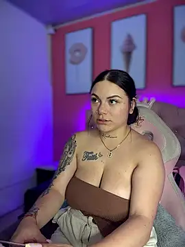 Megaan__More's cam snapshot