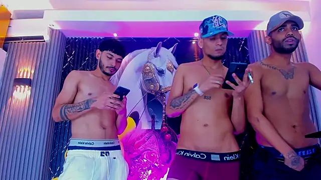 The_Gods_In_Diamonds's cam snapshot