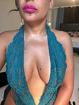 Latina-miss's cam snapshot