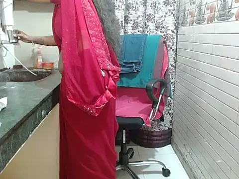 LovingPihu's cam snapshot