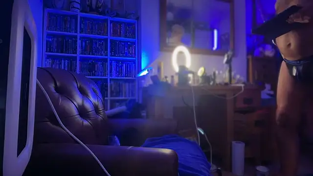 CloudyMuscleBeefy's cam snapshot