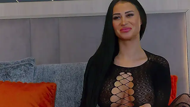 EmyLaveau's cam snapshot