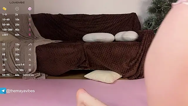 Maya_Rave's cam snapshot