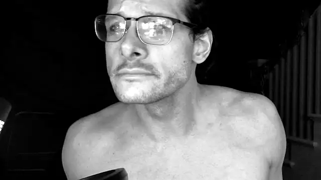 MasterDaddyCool's cam snapshot