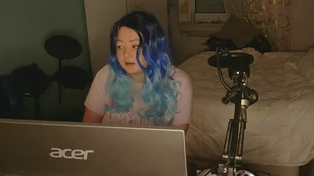 YourPainDealer's cam snapshot