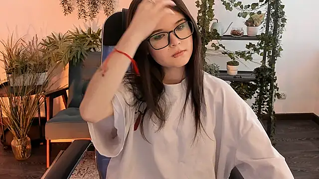 Elainebeness live sex cam