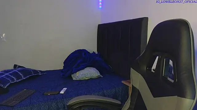 Ades_Lowe live sex cam