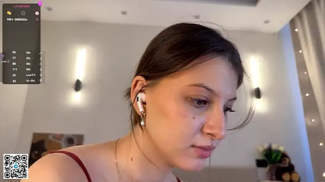 LouiseChavez's cam snapshot