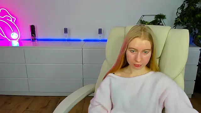 Alina_Blonde's cam snapshot