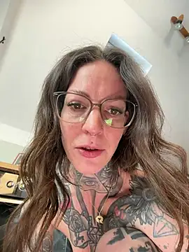 BrownieyQueen's cam snapshot