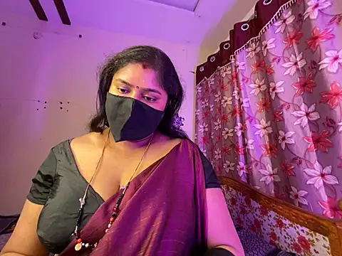 LouleyRanii live sex cam