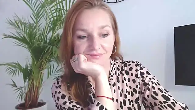 AliciaDesire's cam snapshot