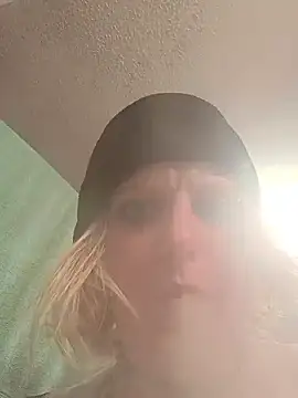 KITTYBOOBOOFUXX live sex cam