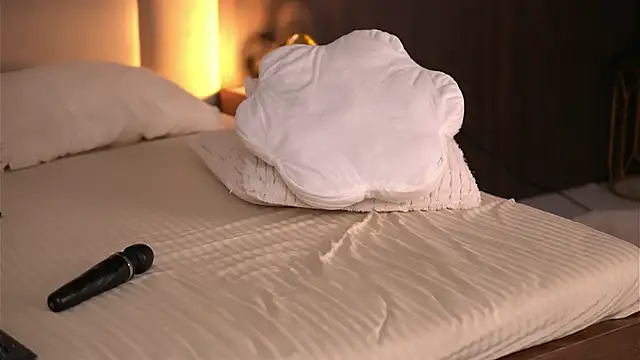 ChloeDevine live sex cam