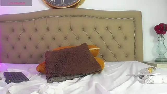 Adara_Ferrara live sex cam