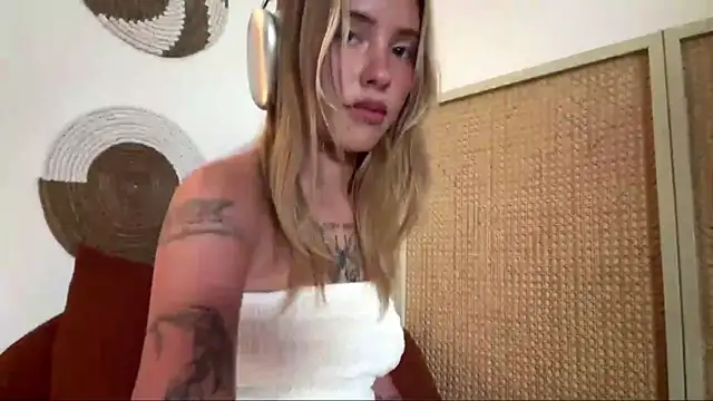 MartinaDeoliveira's cam snapshot