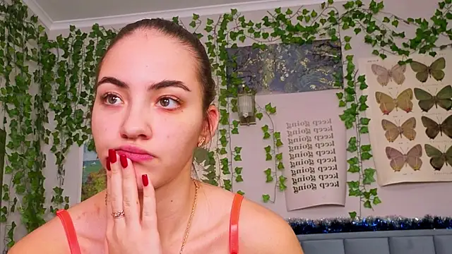 Fit_Brunette_'s cam snapshot