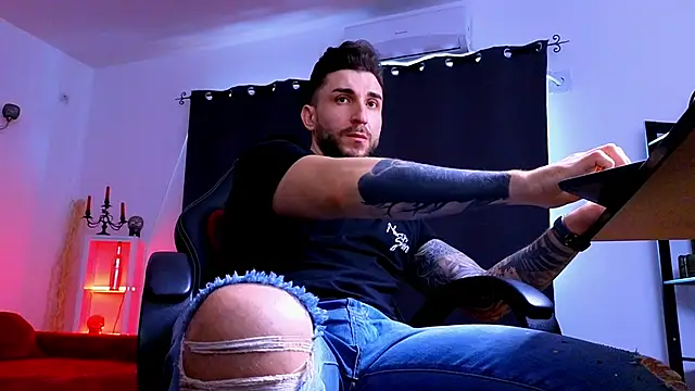 MightyAaron66's cam snapshot