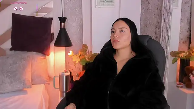 Megan-8 live sex cam