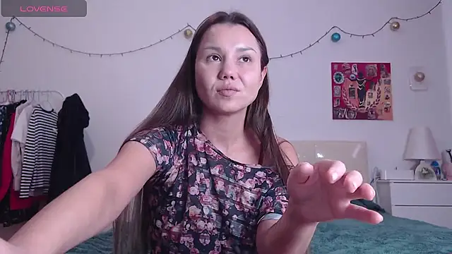 MiraMiss live sex cam