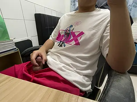 hehhhhhhe's cam snapshot