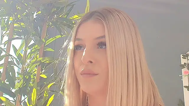 AlicePirs's cam snapshot