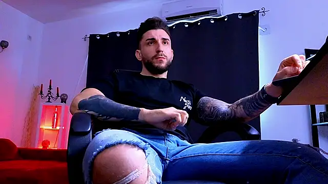 MightyAaron66's cam snapshot