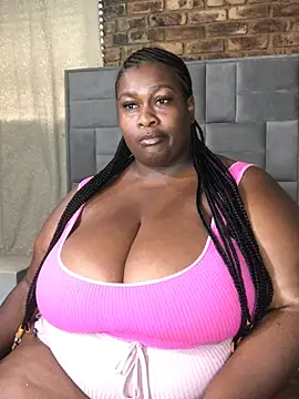 bustytitsxxx's cam snapshot