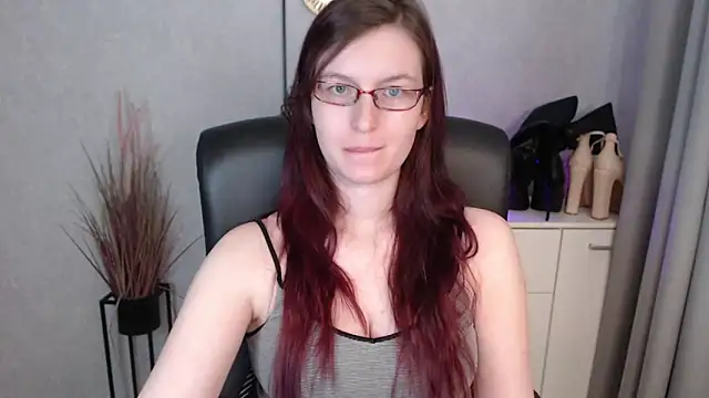 emmaxDelight's cam snapshot