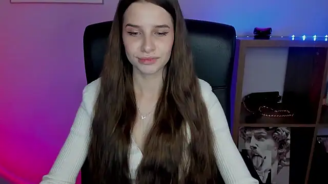 LuxMaya's cam snapshot