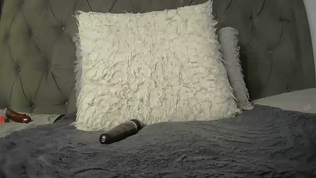 ThePeacheese's cam snapshot