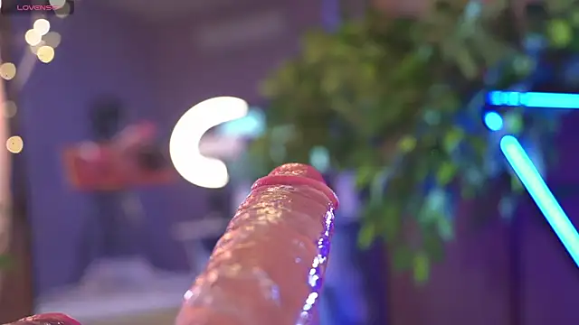 bllowwoww's cam snapshot